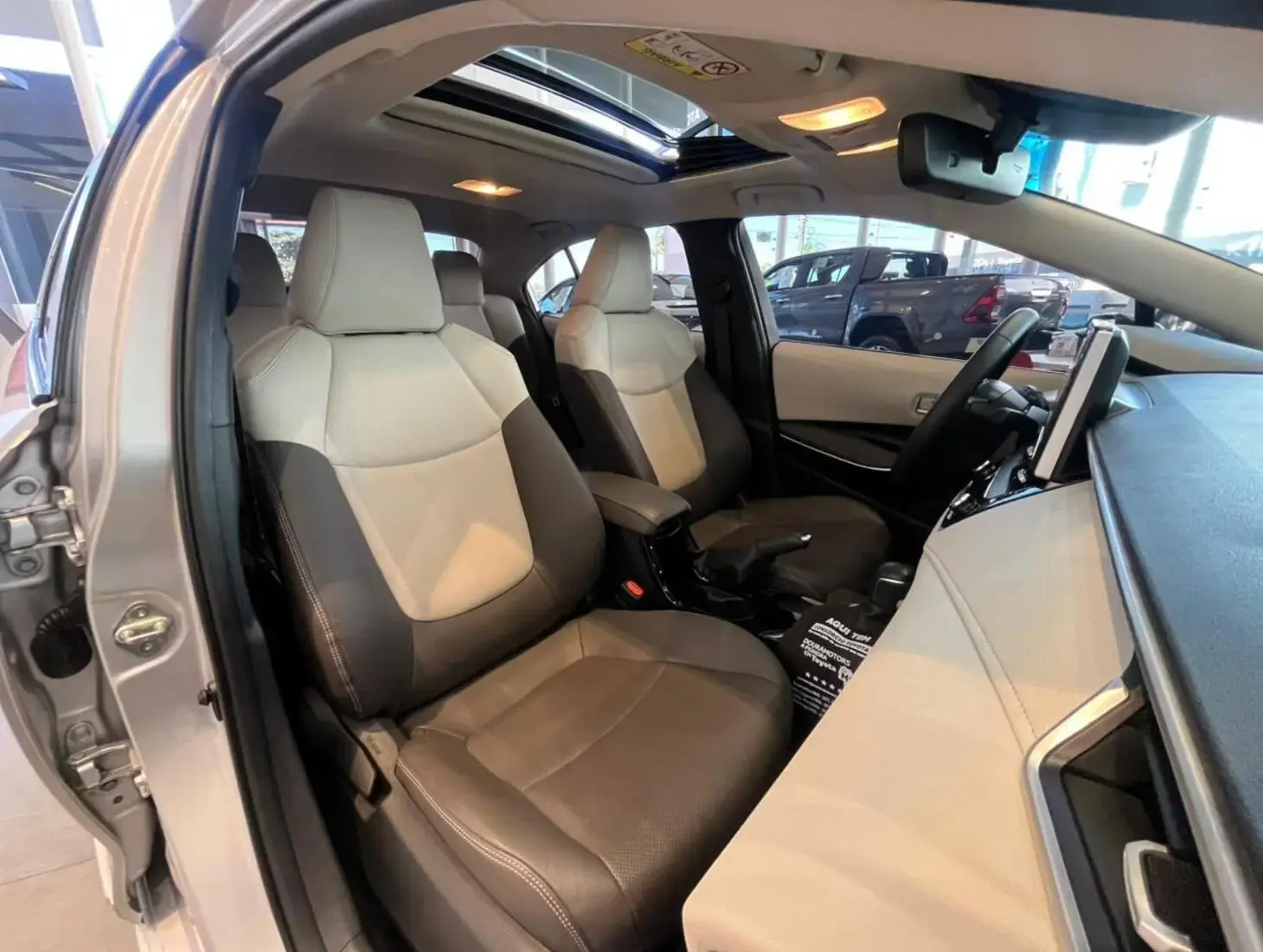 galeria COROLLA PREMIUM HIBRID