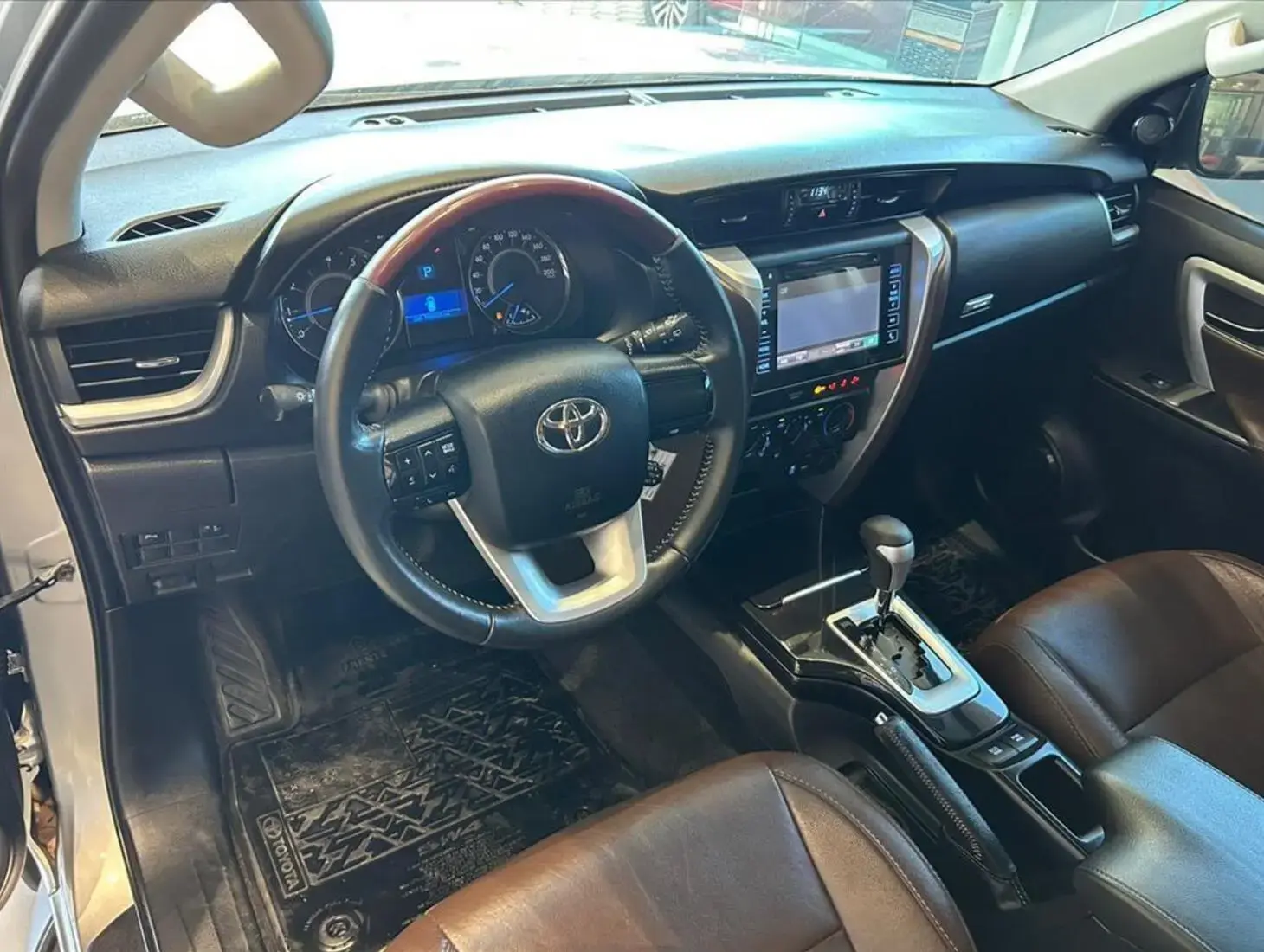 galeria HILUX SW4