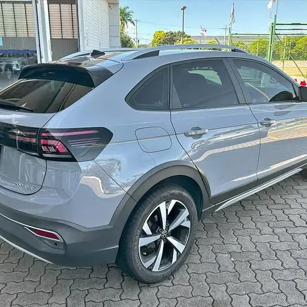 Volkswagen NIVUS 1.0 200 TSI TOTAL FLEX HIGHLINE AUTOMÁTICO