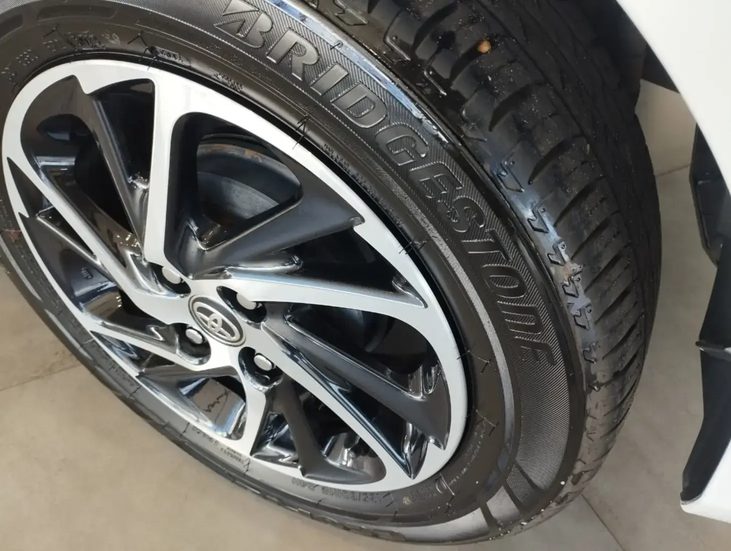 galeria TOYOTA YARIS XLS HATCH