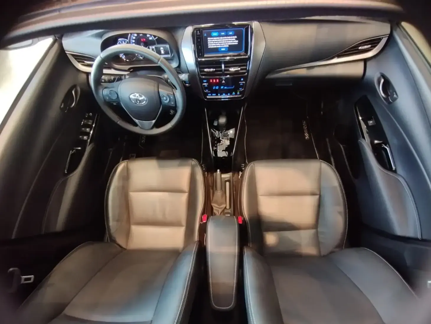 galeria TOYOTA YARIS XLS HATCH