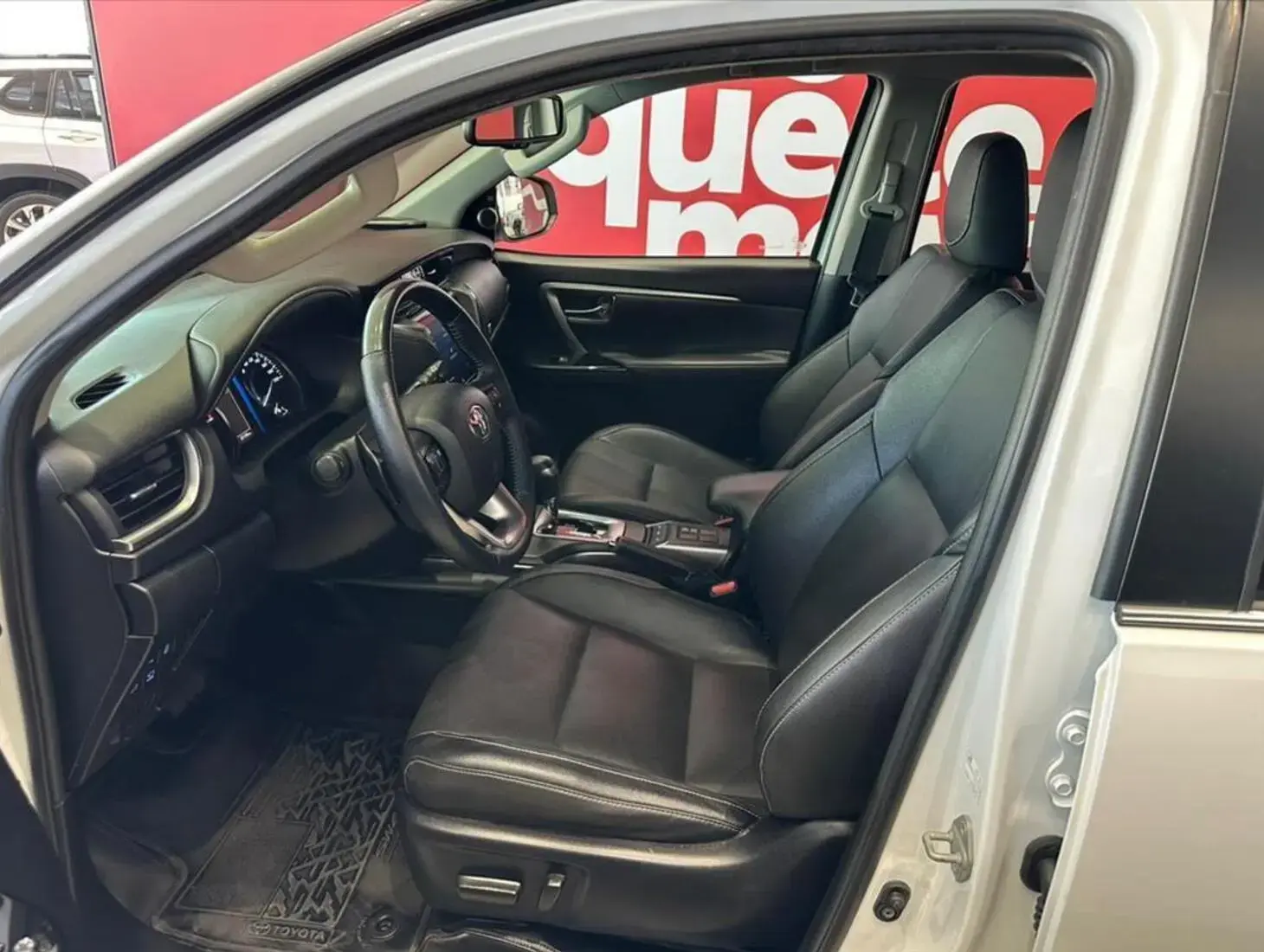 galeria HILUX SW4