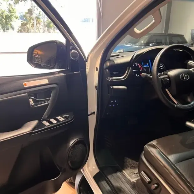 Toyota SW4 SRX Platinum 2.8 Turbodiesel 4x4 (Aut.) (5 Lugares)