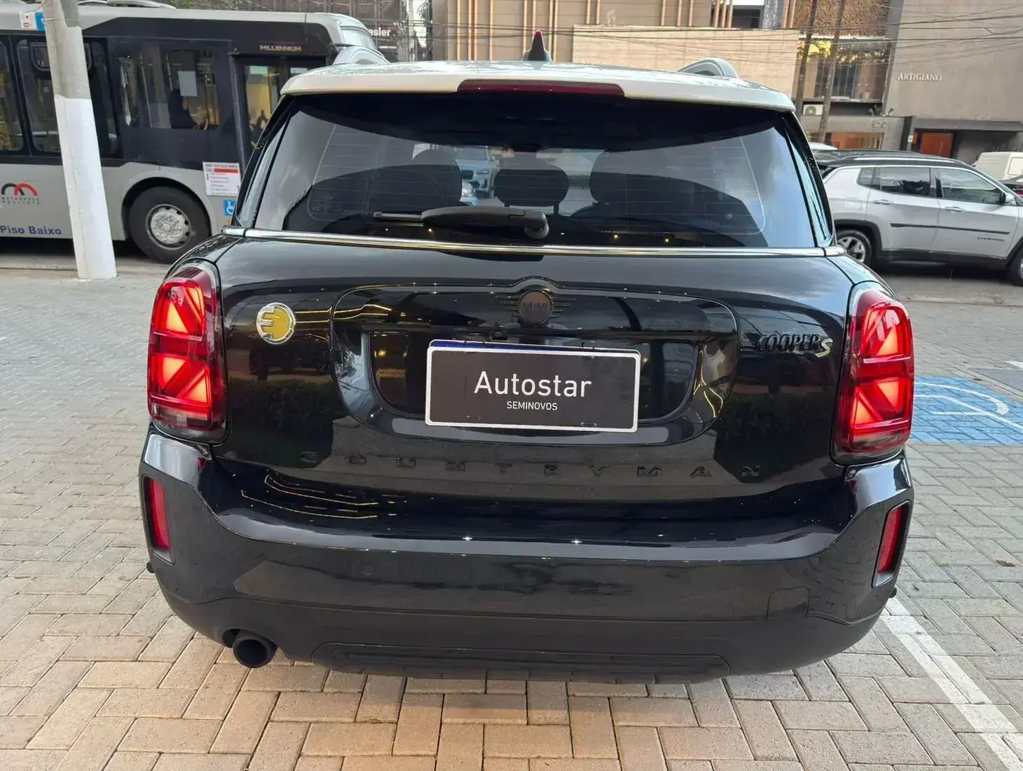 galeria Cooper Countryman