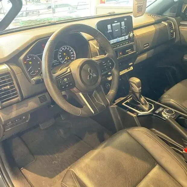 Mitsubishi TRITON KATANA 2.4TDI 16v 4X4 C.D. TRITON KATANA 2.4TDI 16v 4X4 C.D.