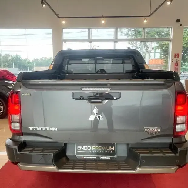 Mitsubishi TRITON KATANA 2.4TDI 16v 4X4 C.D. TRITON KATANA 2.4TDI 16v 4X4 C.D.