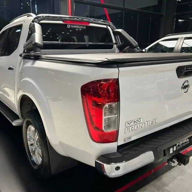 Nissan FRONTIER 2.3 16V TURBO DIESEL LE CD 4X4 AUTOMÁTICO