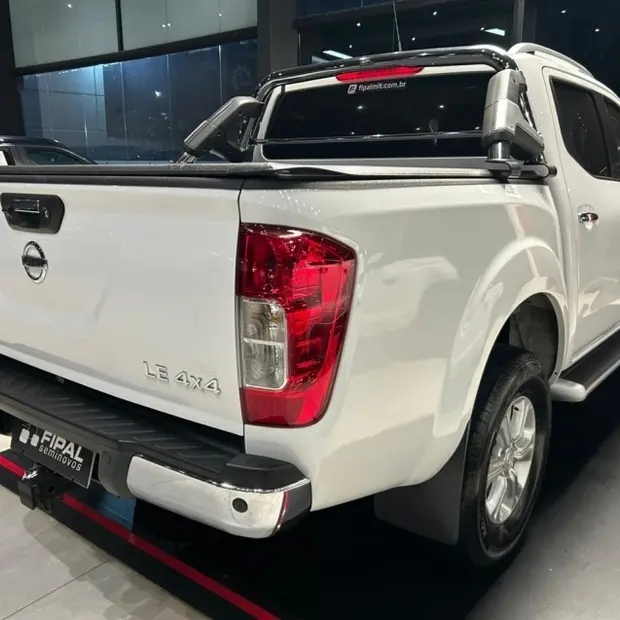 Nissan FRONTIER 2.3 16V TURBO DIESEL LE CD 4X4 AUTOMÁTICO