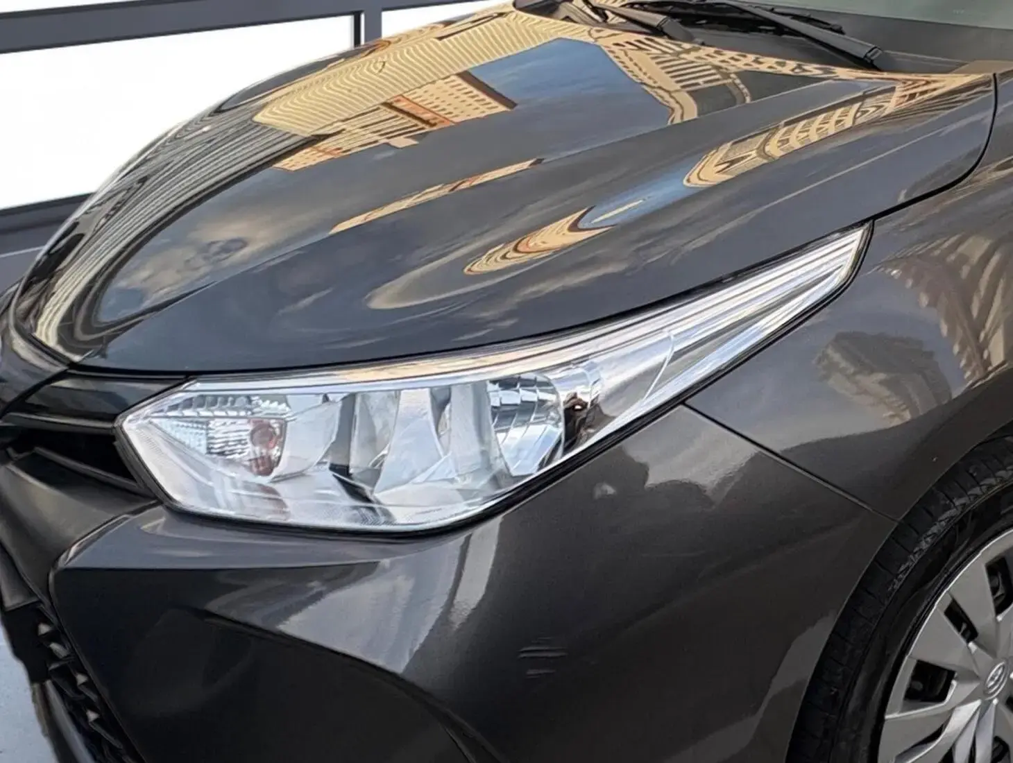 galeria Yaris Sedan
