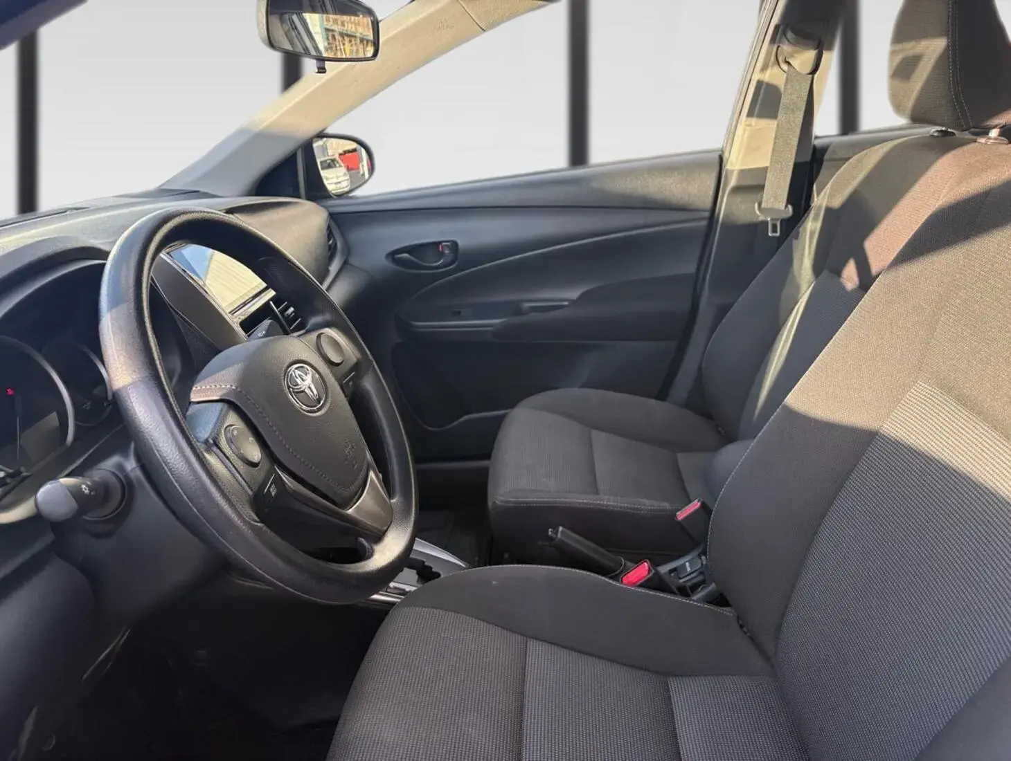 galeria Yaris Sedan