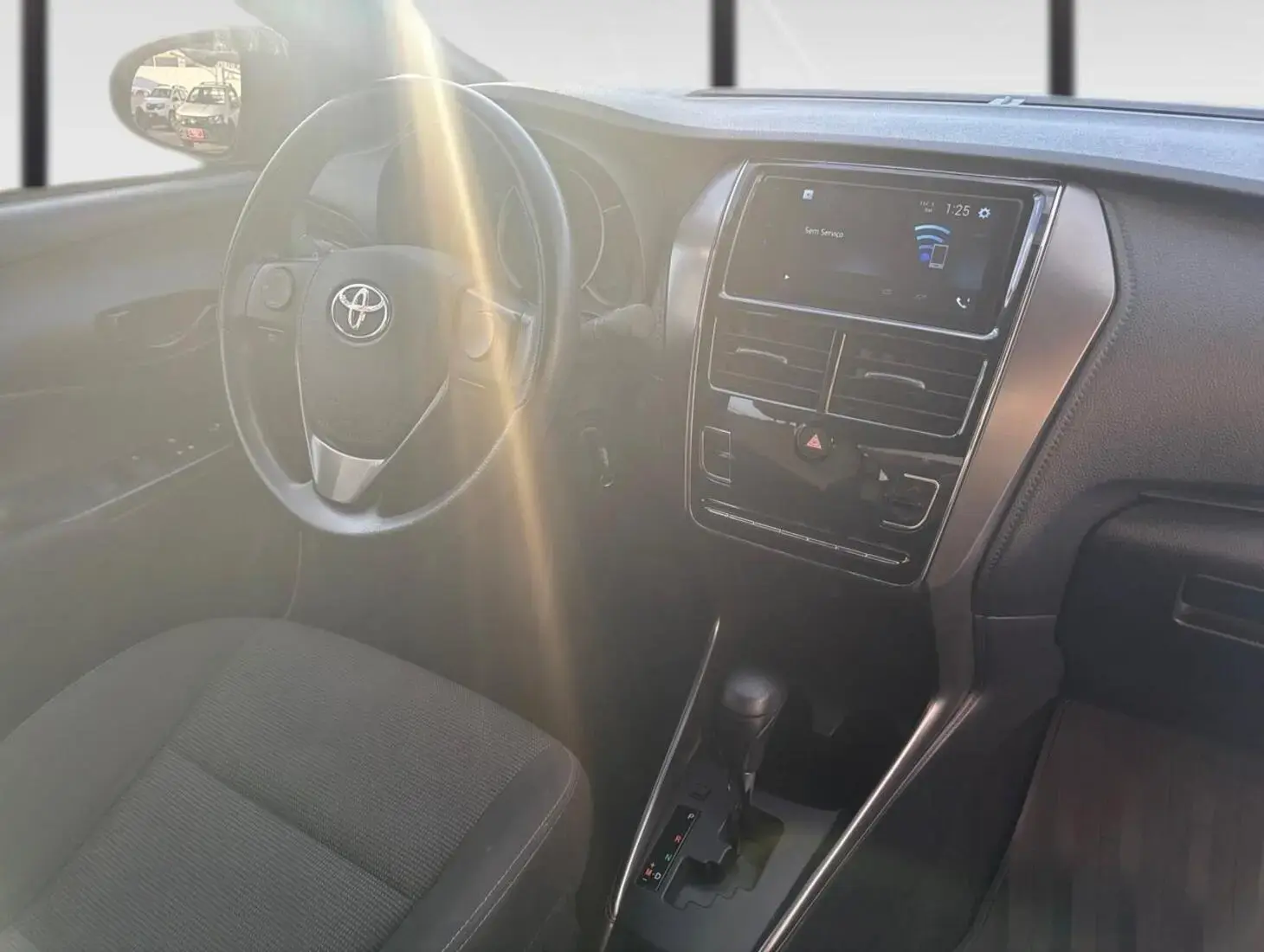 galeria Yaris Sedan