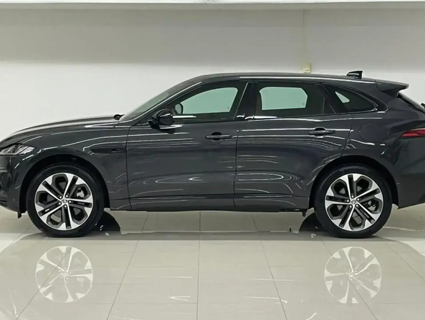 galeria F-Pace