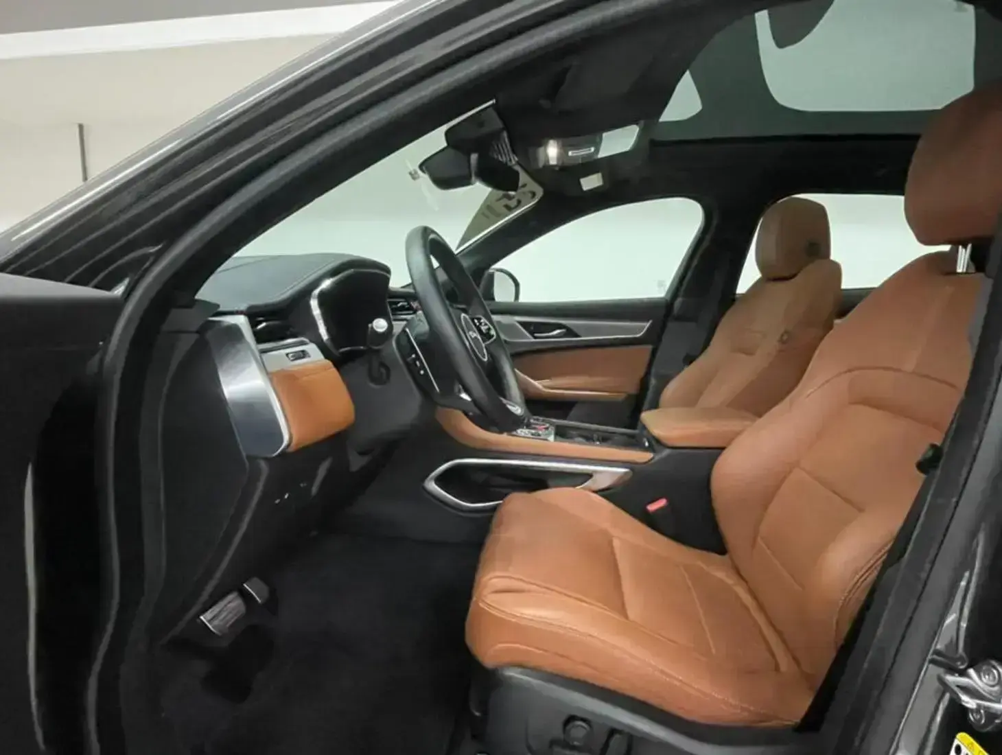 galeria F-Pace