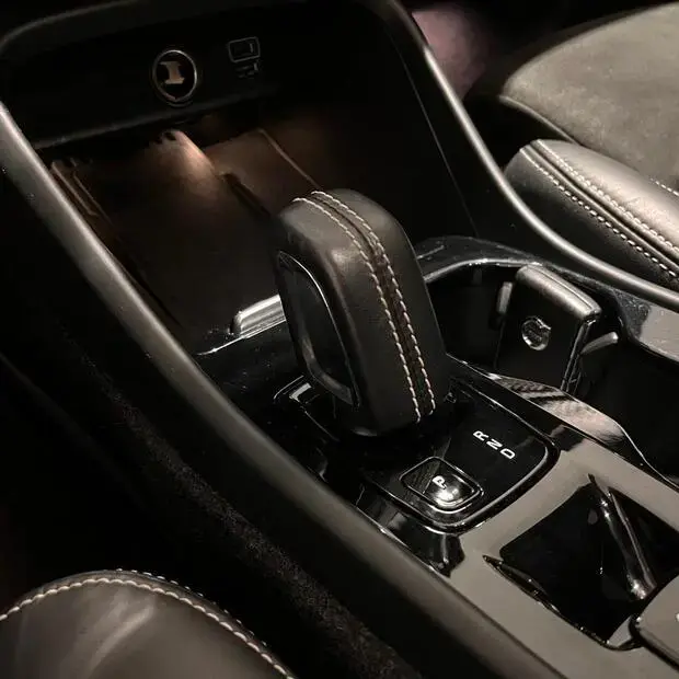 Volvo XC40 1.5 T5 Hybrid R-Design AWD