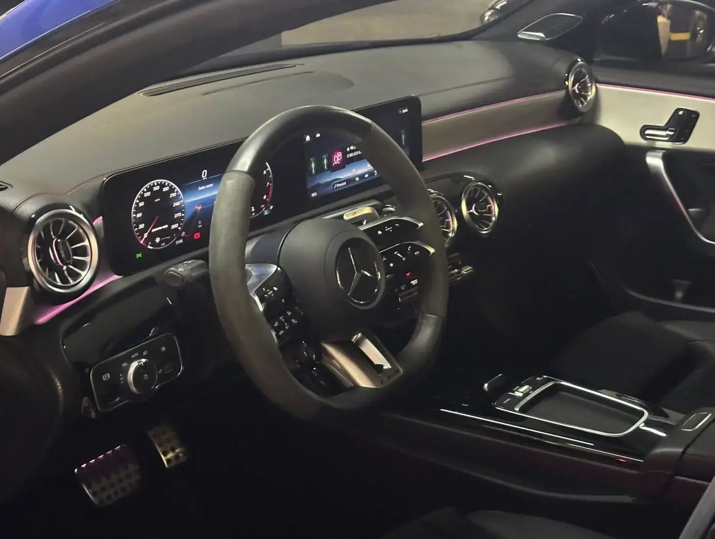 galeria CLA 45 AMG