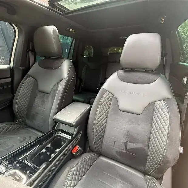 Jeep COMMANDER 2.0 HURRICANE 4 TURBO GASOLINA BLACKHAWK AT9