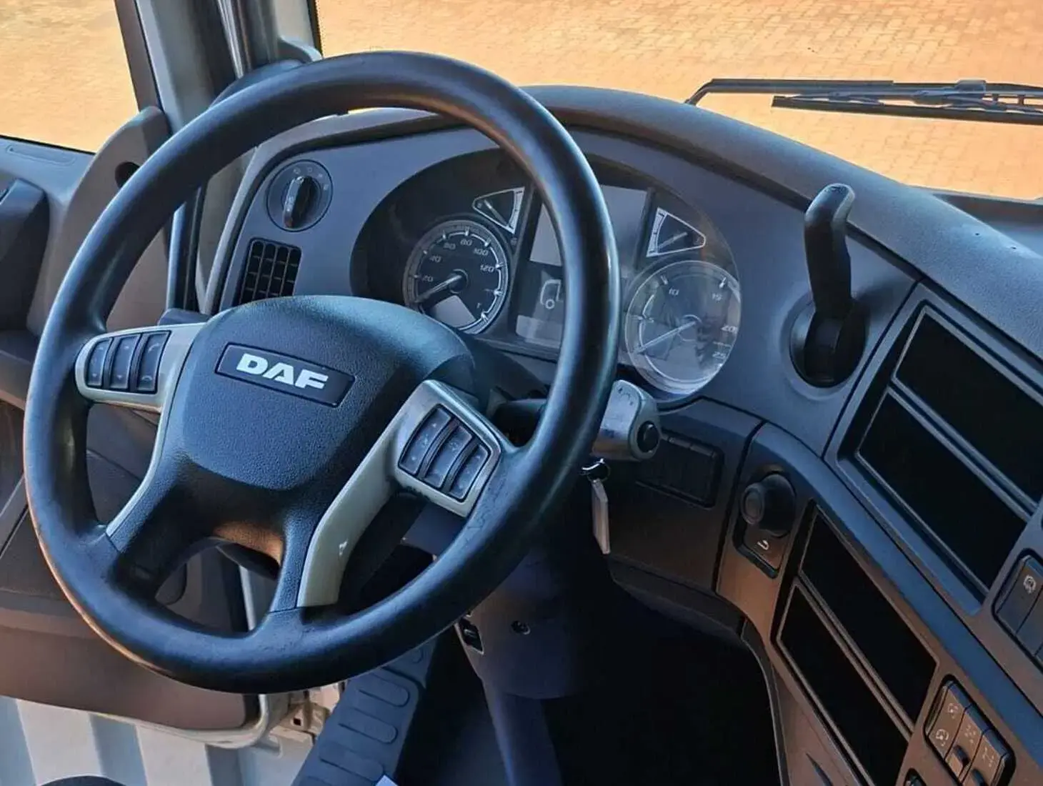 galeria DAF XF FTT 530 6X4