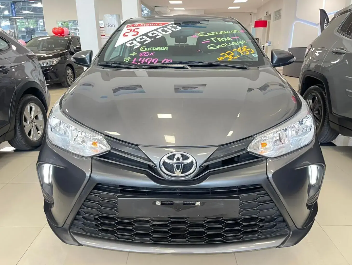 galeria Yaris Sedan