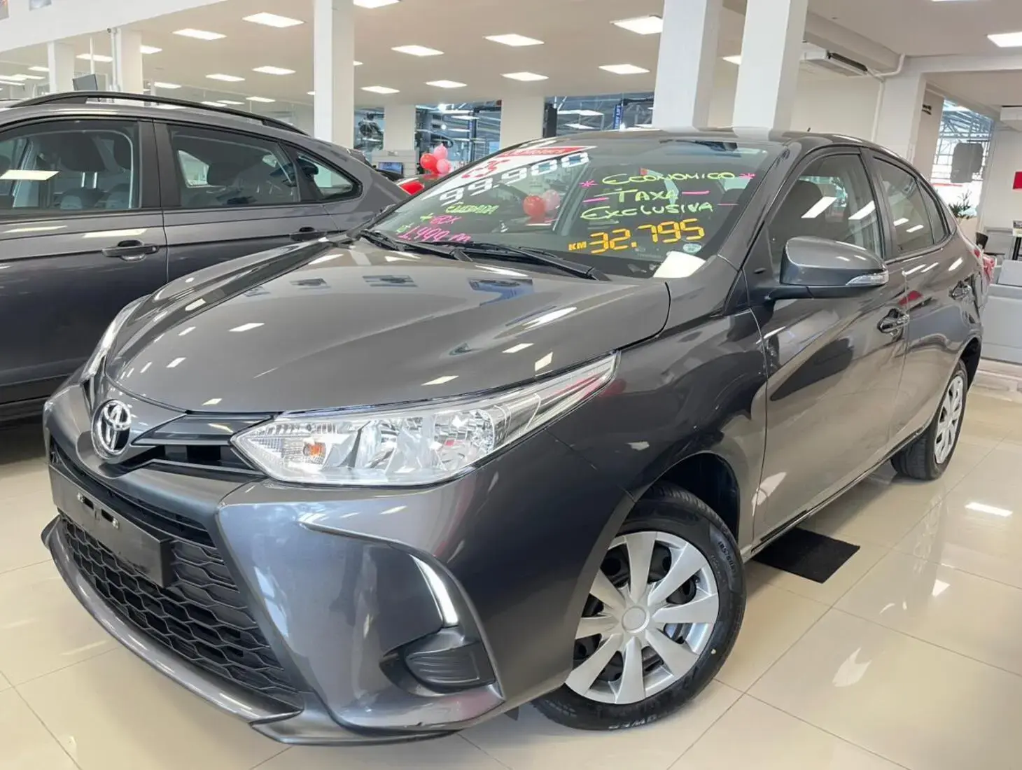 galeria Yaris Sedan