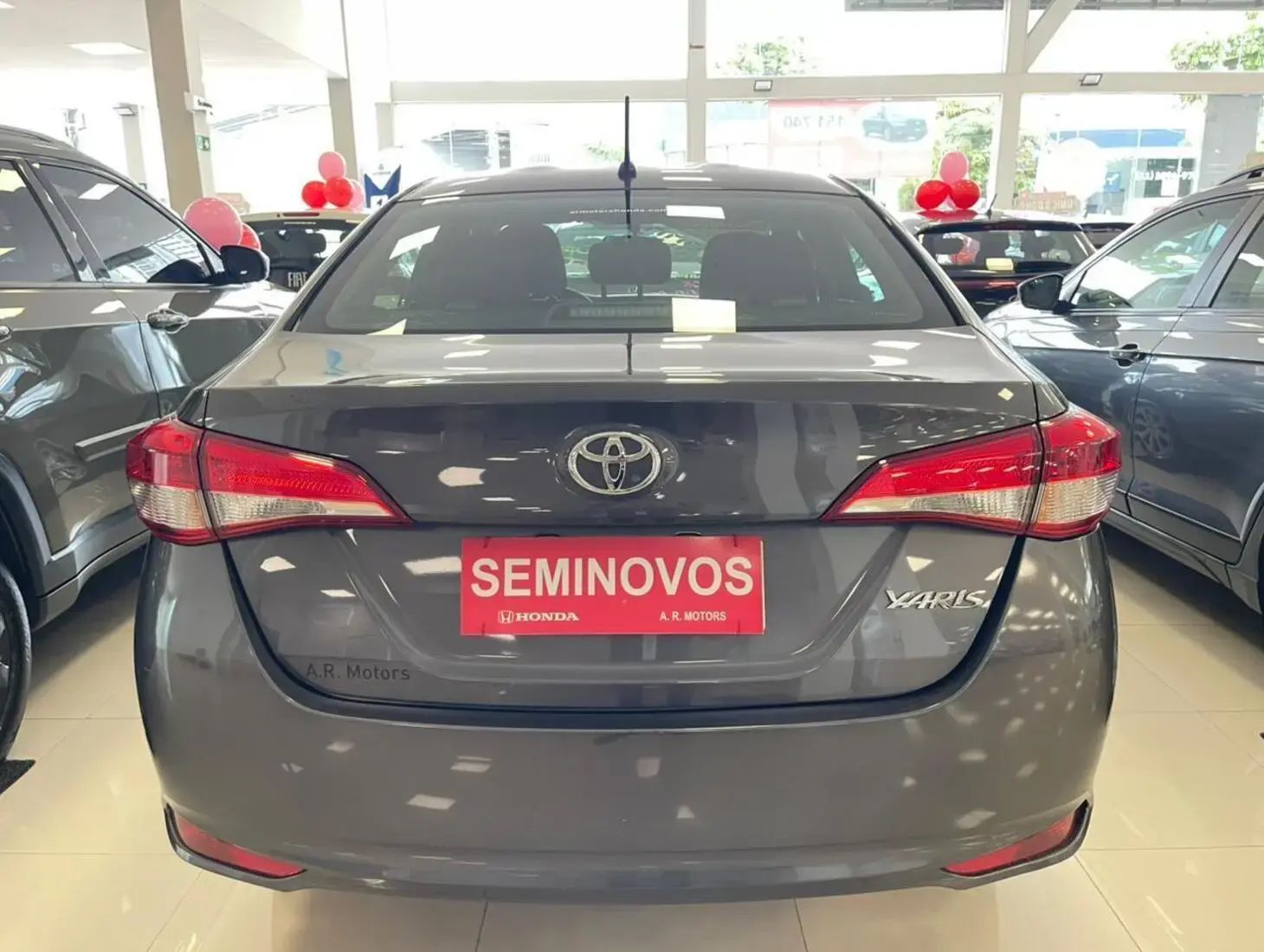 galeria Yaris Sedan