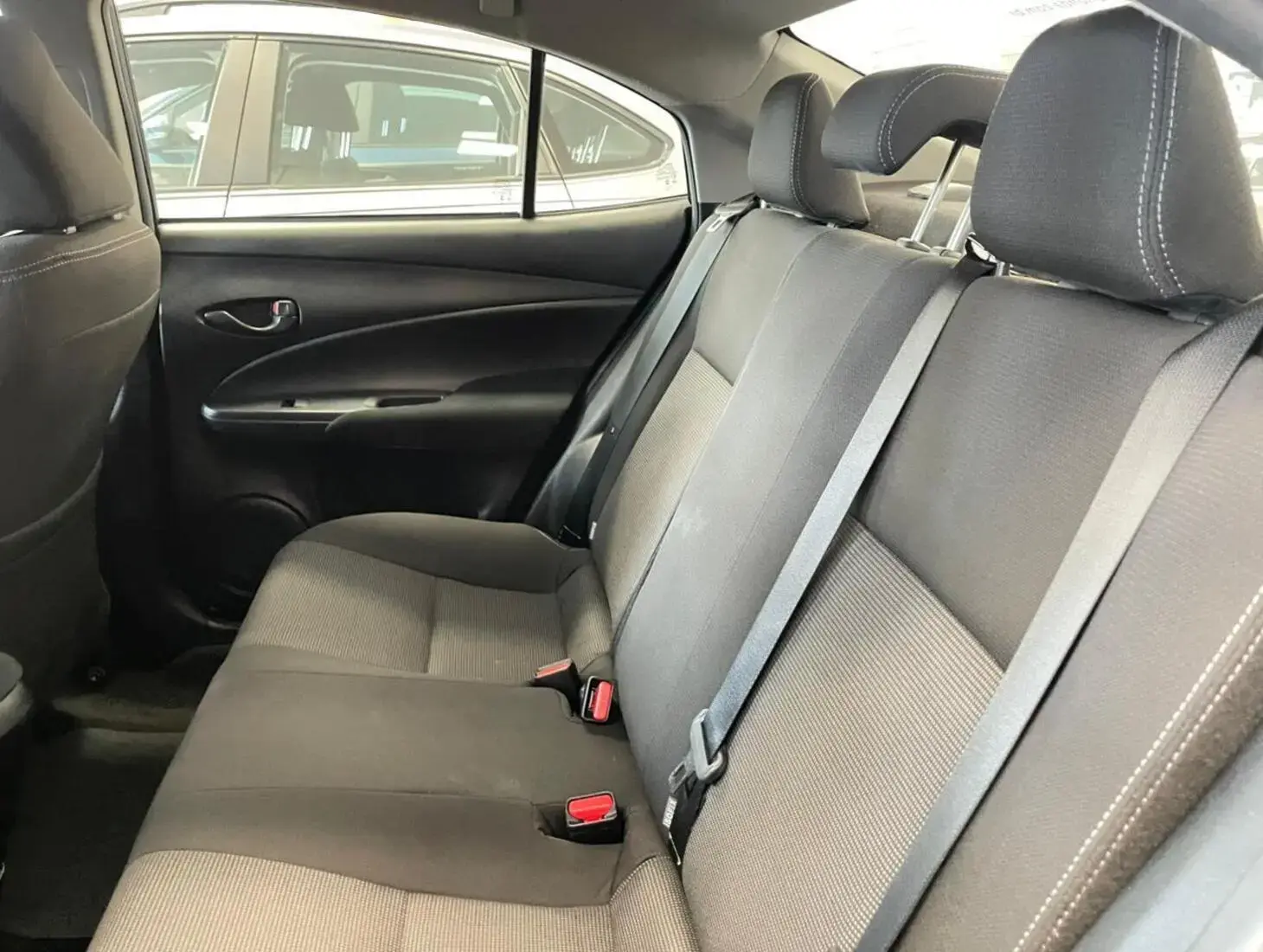 galeria Yaris Sedan