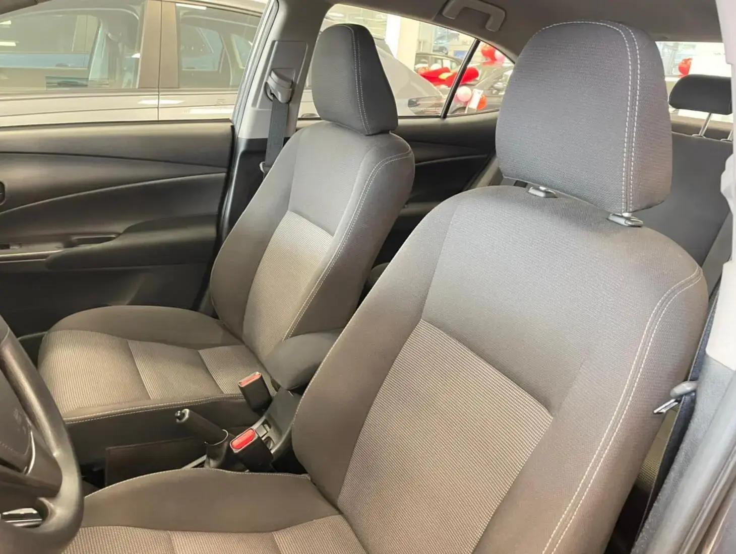 galeria Yaris Sedan