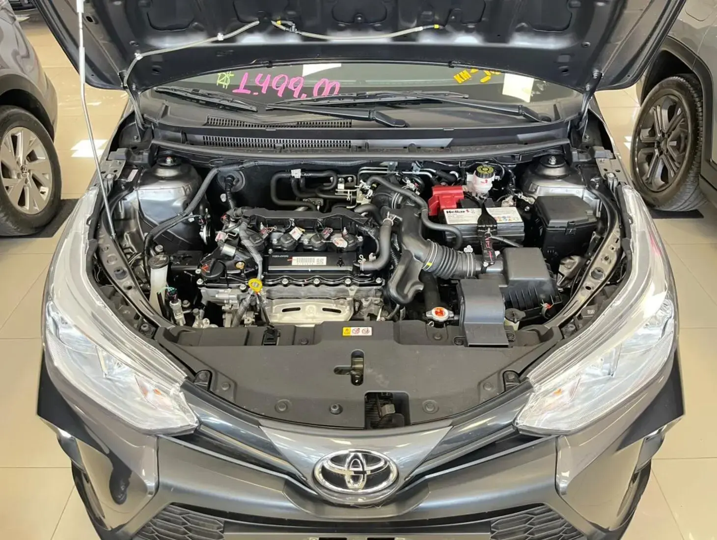 galeria Yaris Sedan