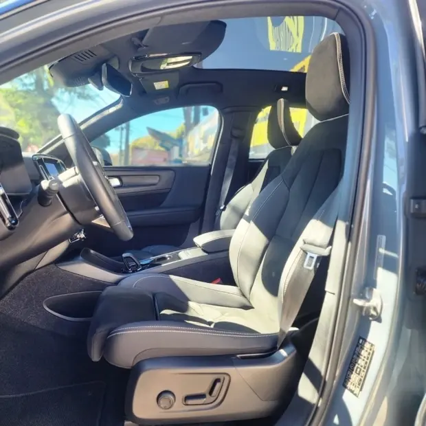 Volvo C40 P8 RECHARGE PURE ELECTRIC AWD