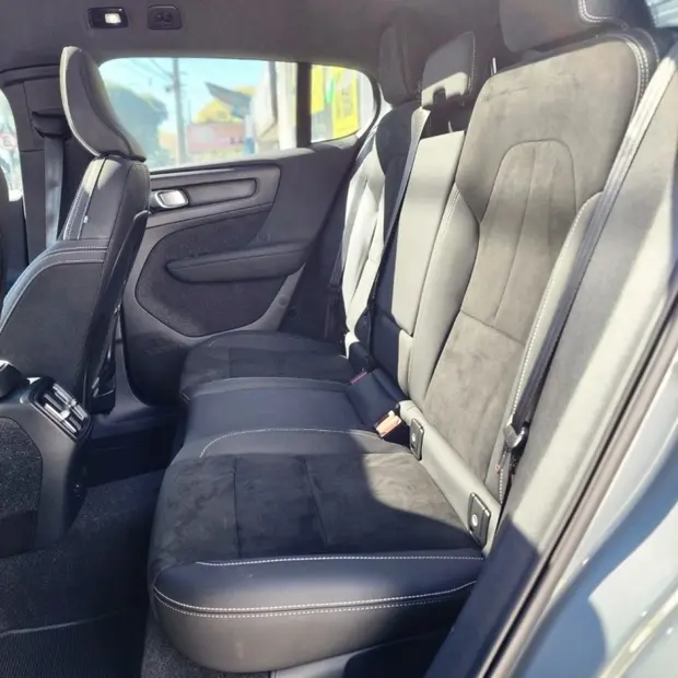 Volvo C40 P8 RECHARGE PURE ELECTRIC AWD