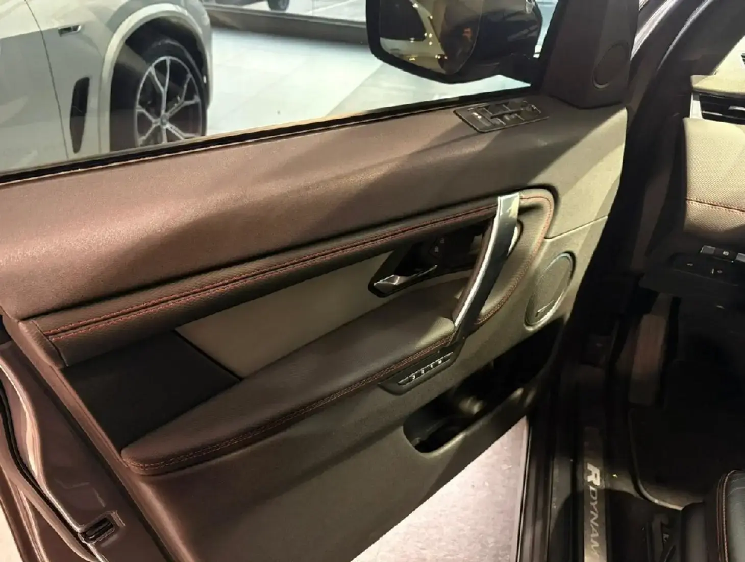 galeria DISCOVERY SPORT