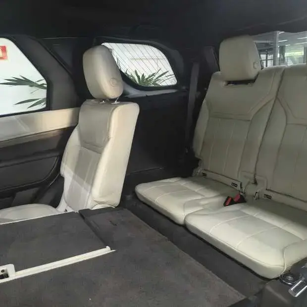 Land Rover Discovery 3.0 TD6 HSE 4WD