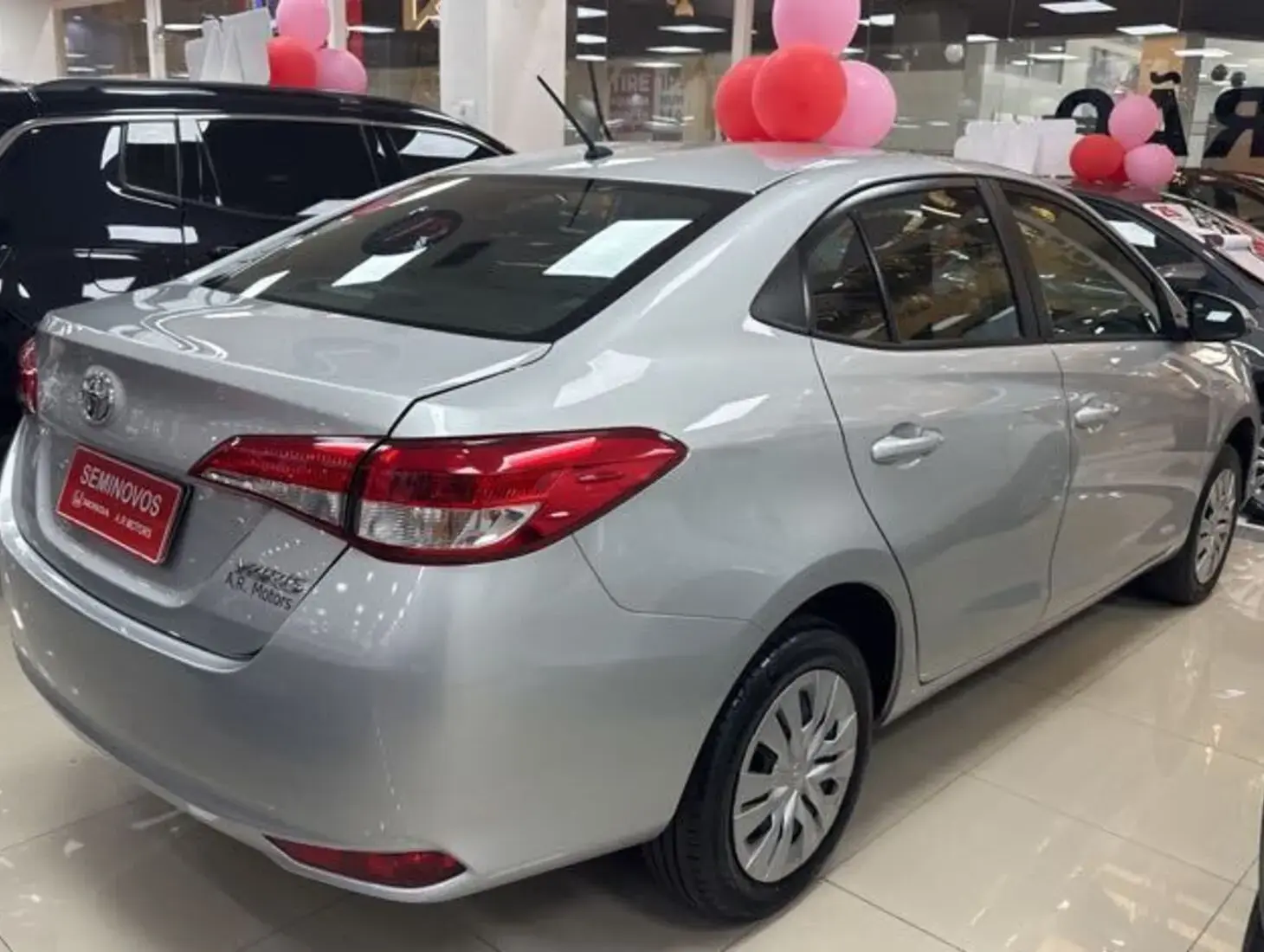 galeria Yaris Sedan