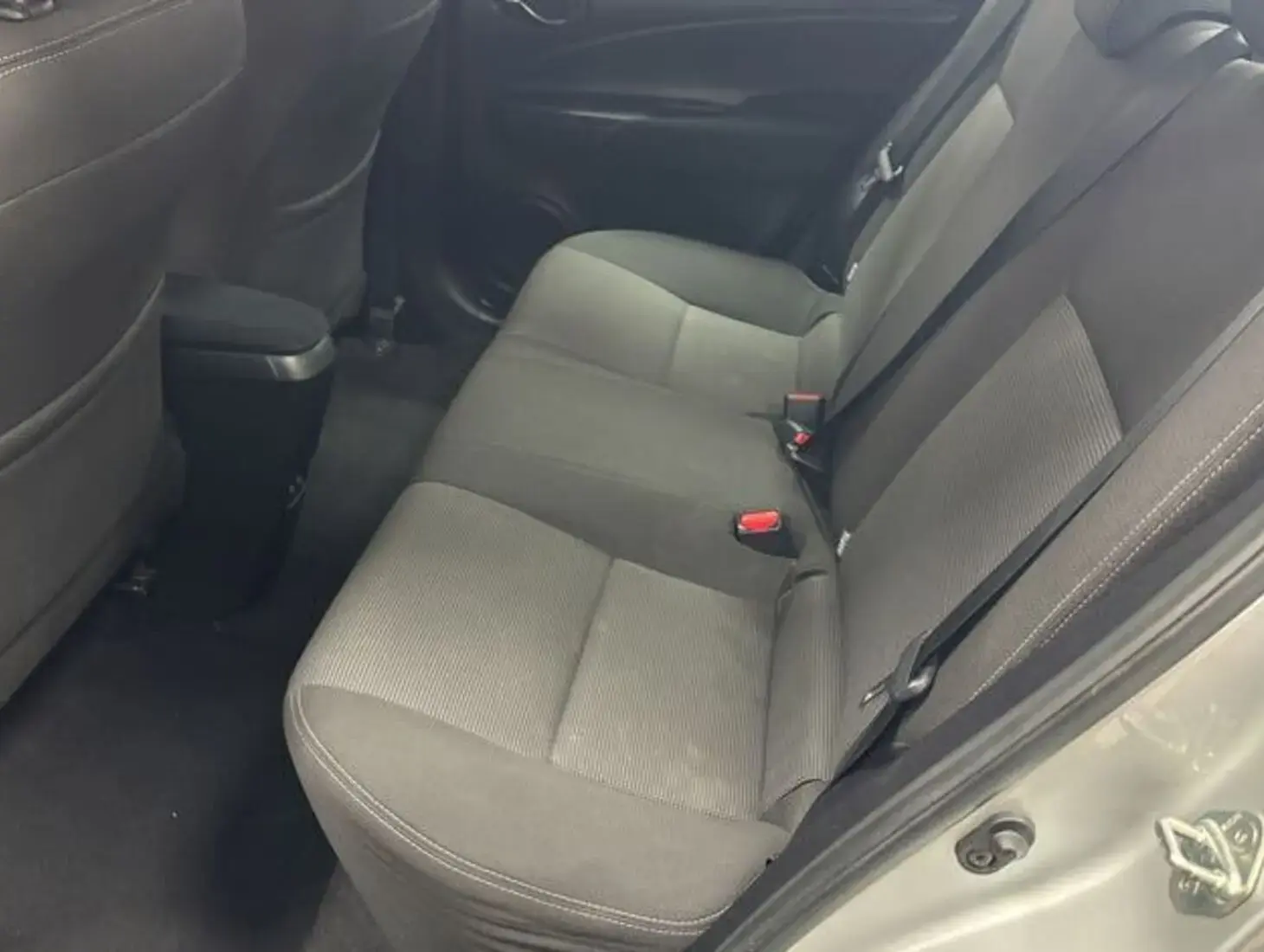 galeria Yaris Sedan