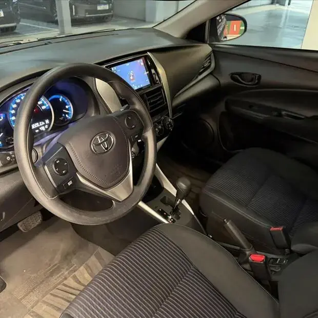 Toyota YARIS 1.5 16V FLEX SEDAN XL LIVE MULTIDRIVE