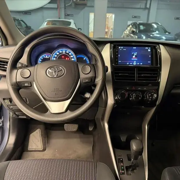Toyota YARIS 1.5 16V FLEX SEDAN XL LIVE MULTIDRIVE