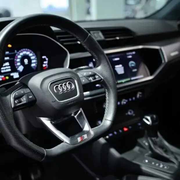 Audi Q3 Performance Black 2.0