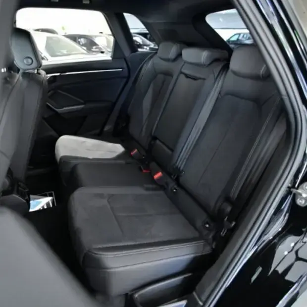 Audi Q3 Performance Black 2.0