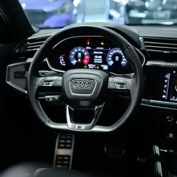 Audi Q3 Performance Black 2.0