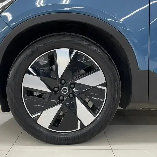 Volvo C40 Recharge Plus (Elétrico)