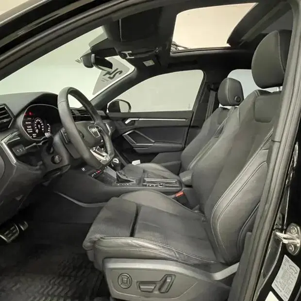 Audi Q3 Performance Black 2.0