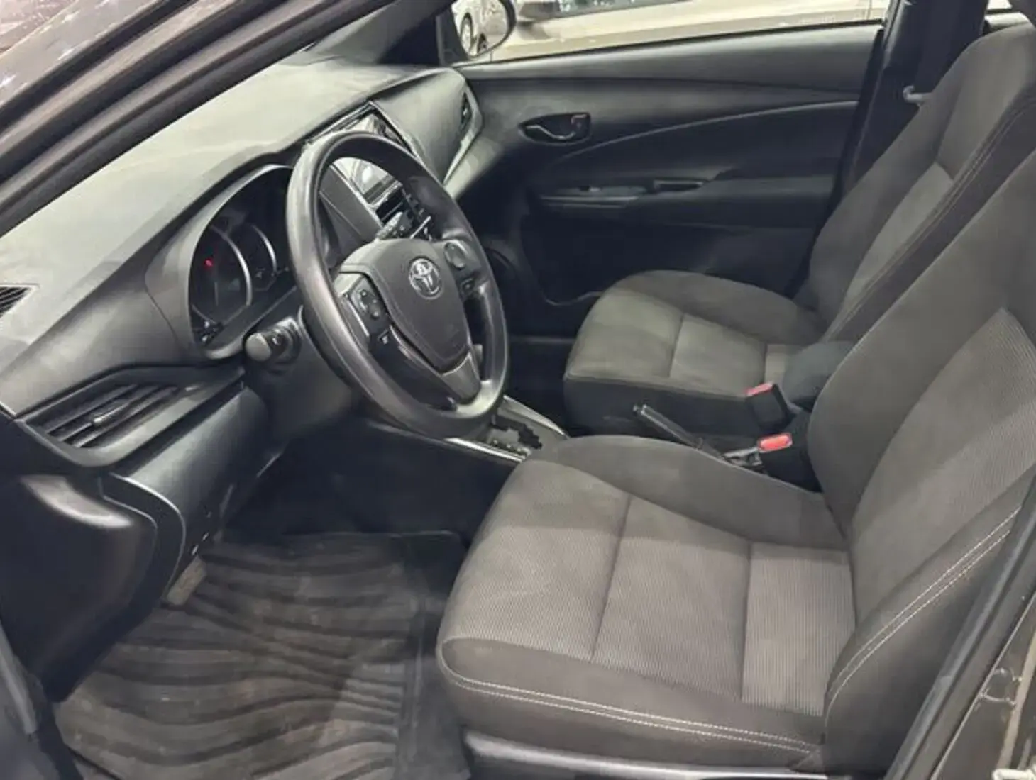 galeria Yaris