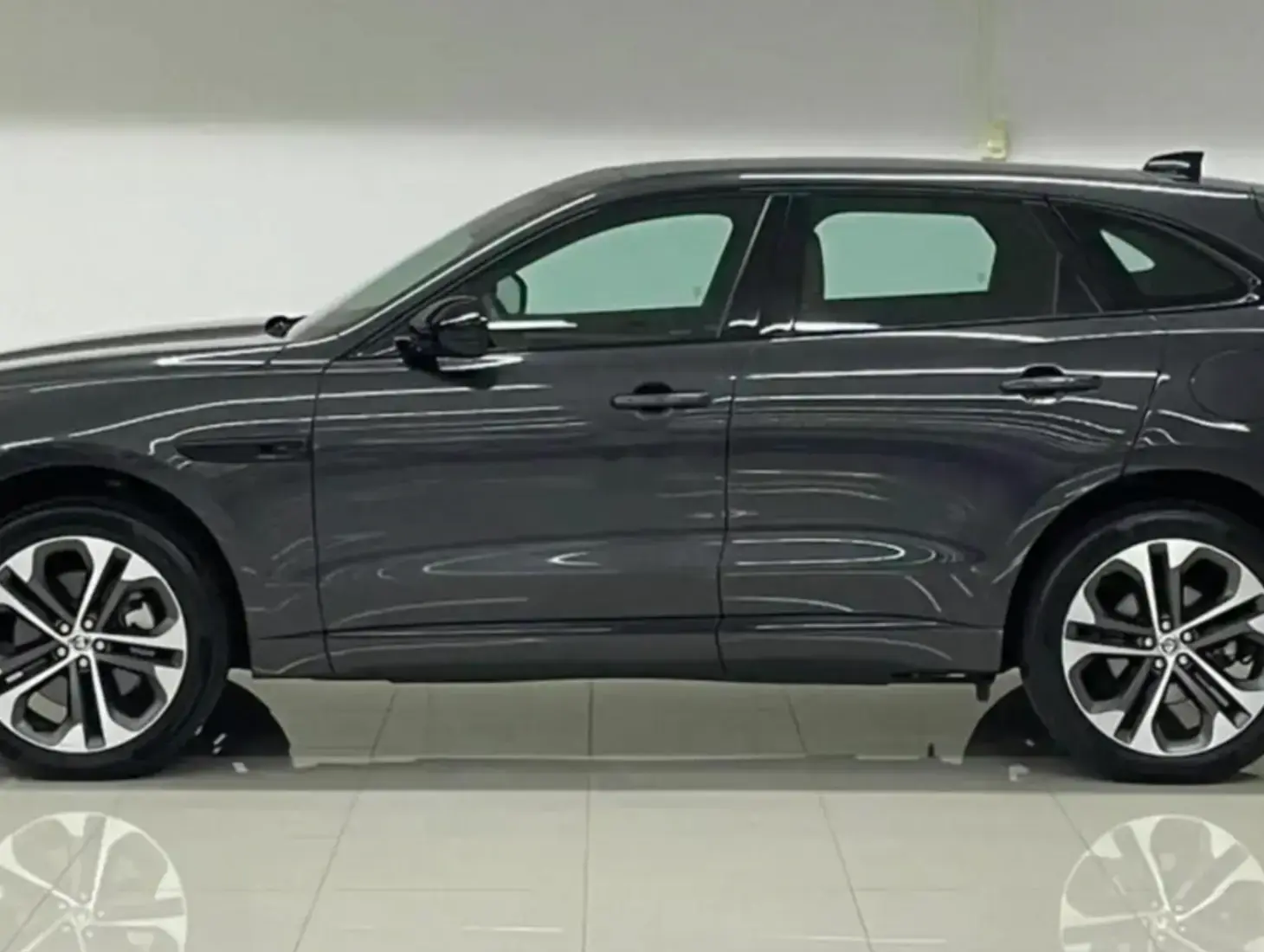 galeria F-Pace