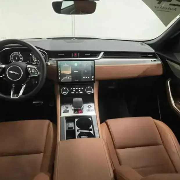 Jaguar F-Pace 2.0 R-Dynamic SE 404cv (Híbrido)