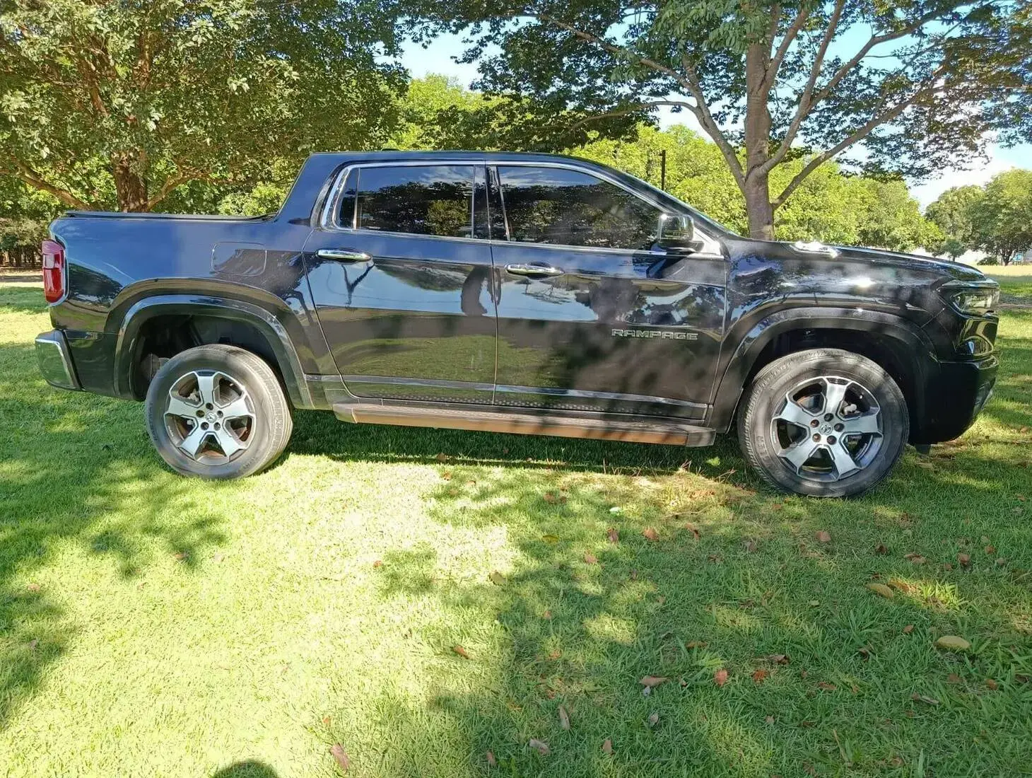 galeria RAMPAGE LARAMIE DS