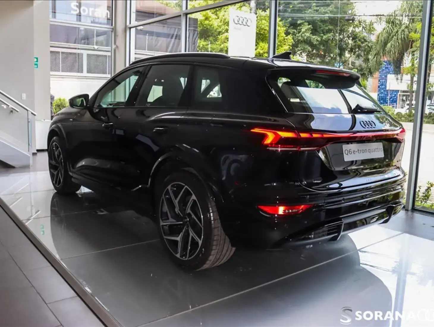 galeria Q6 E-TRON