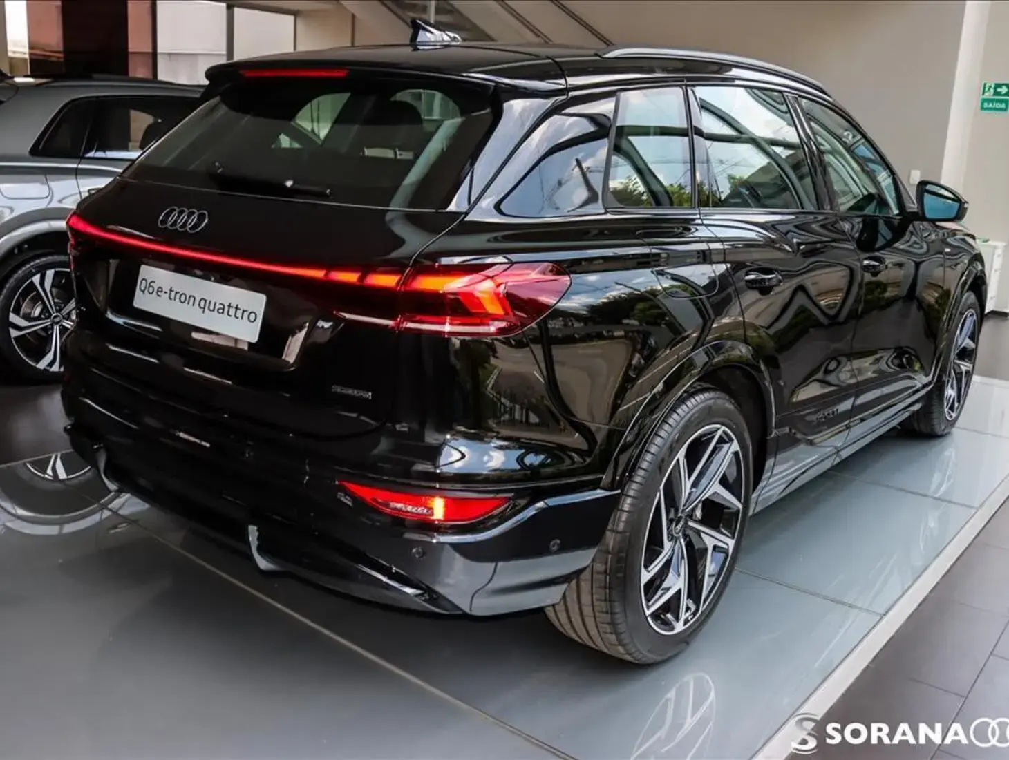 galeria Q6 E-TRON