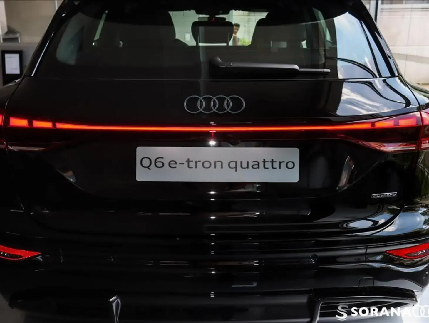 galeria Q6 E-TRON