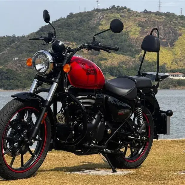Royal Enfield METEOR 350 FIREBALL