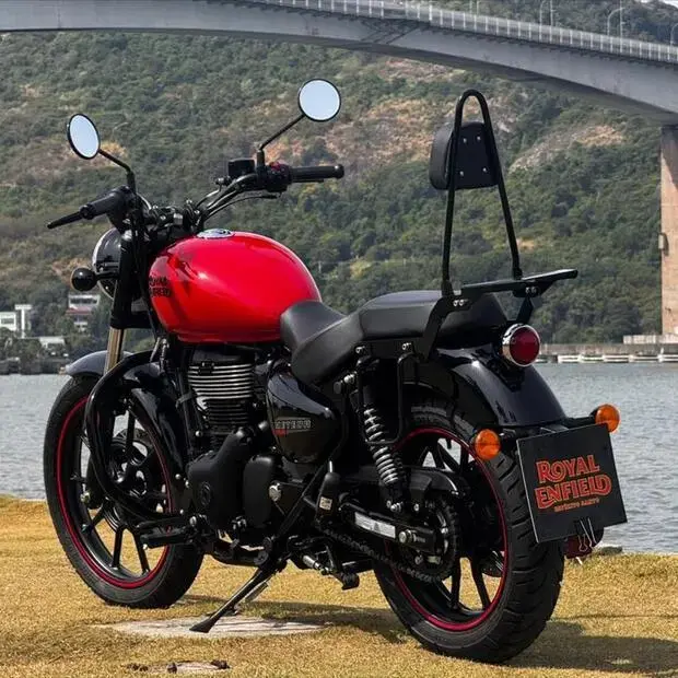 Royal Enfield METEOR 350 FIREBALL