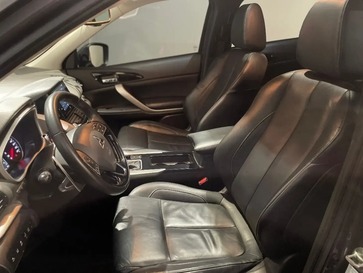 galeria ECLIPSE CROSS